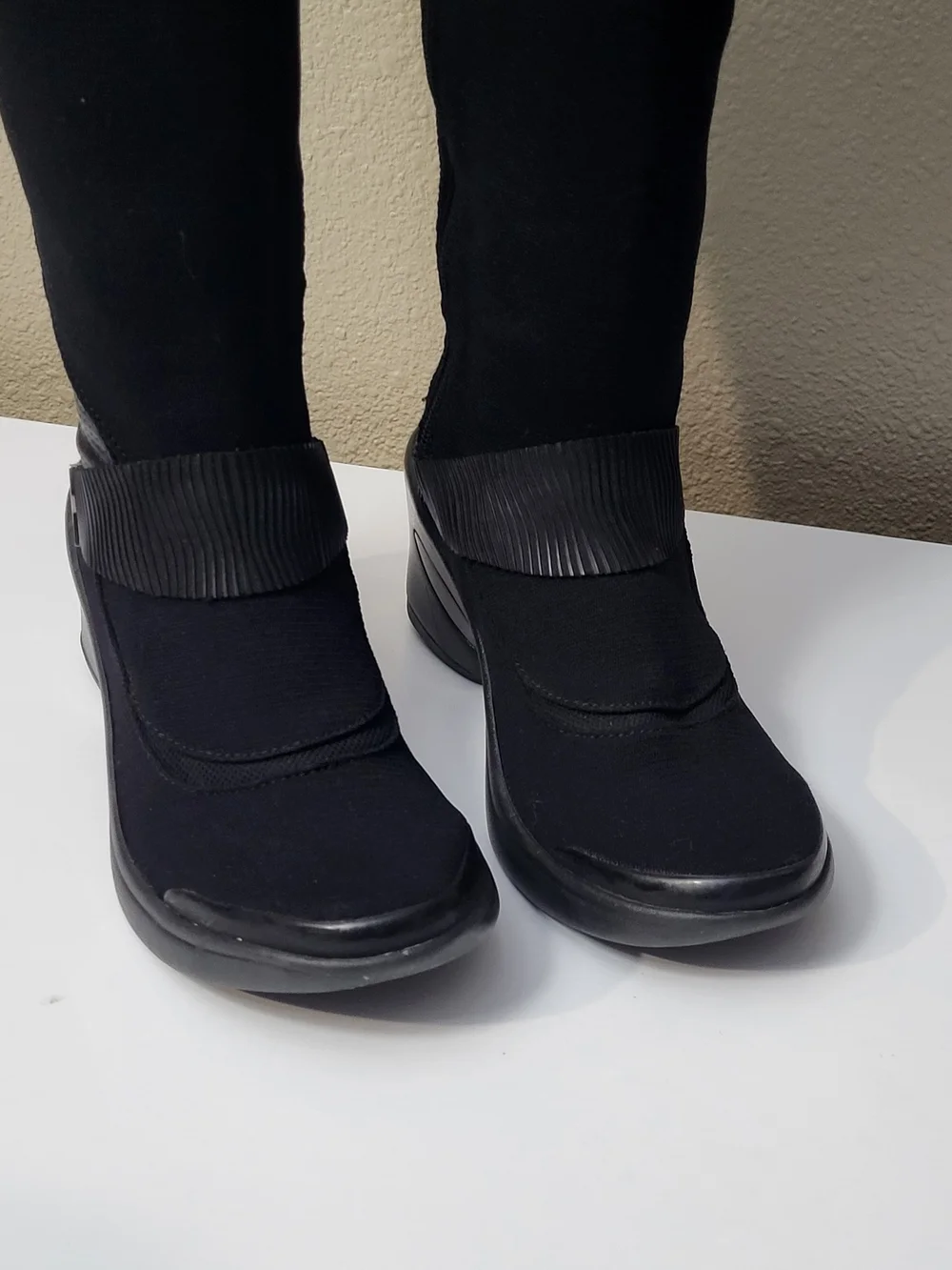 Bzees Black Over-the-Knee Stretch Boots with Elastic Shaft Size 6